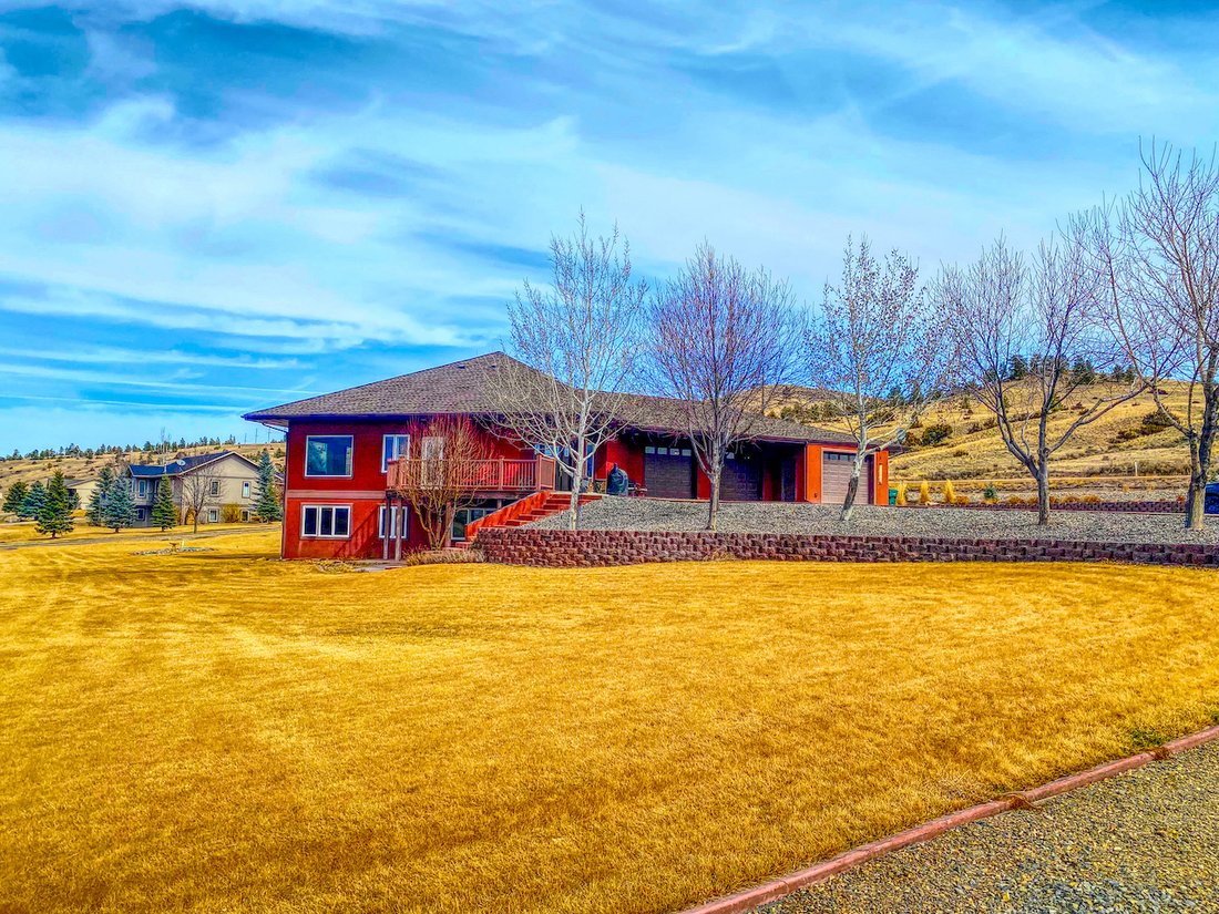 5 Bedrooms Single Family Detached In Helena, Montana, United States For