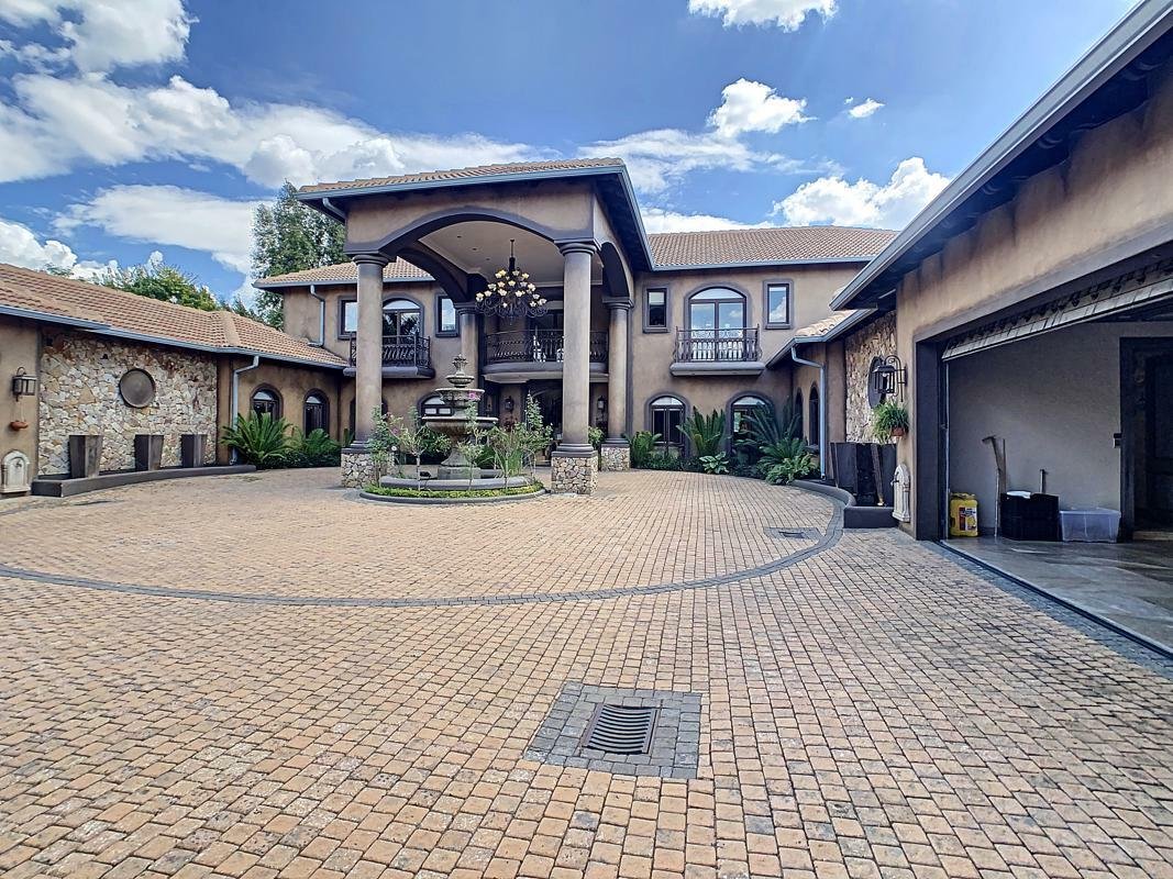 Lifestyle To Dream About In Silver Lakes Golf Estate, Gauteng, South