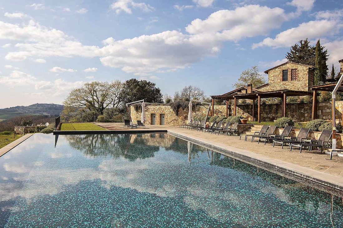 Casole D'elsa Farmhouse In Casole D'elsa, Tuscany, Italy For Sale