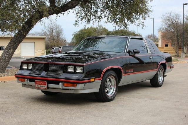 Coupe in Austin 1 - 11886805