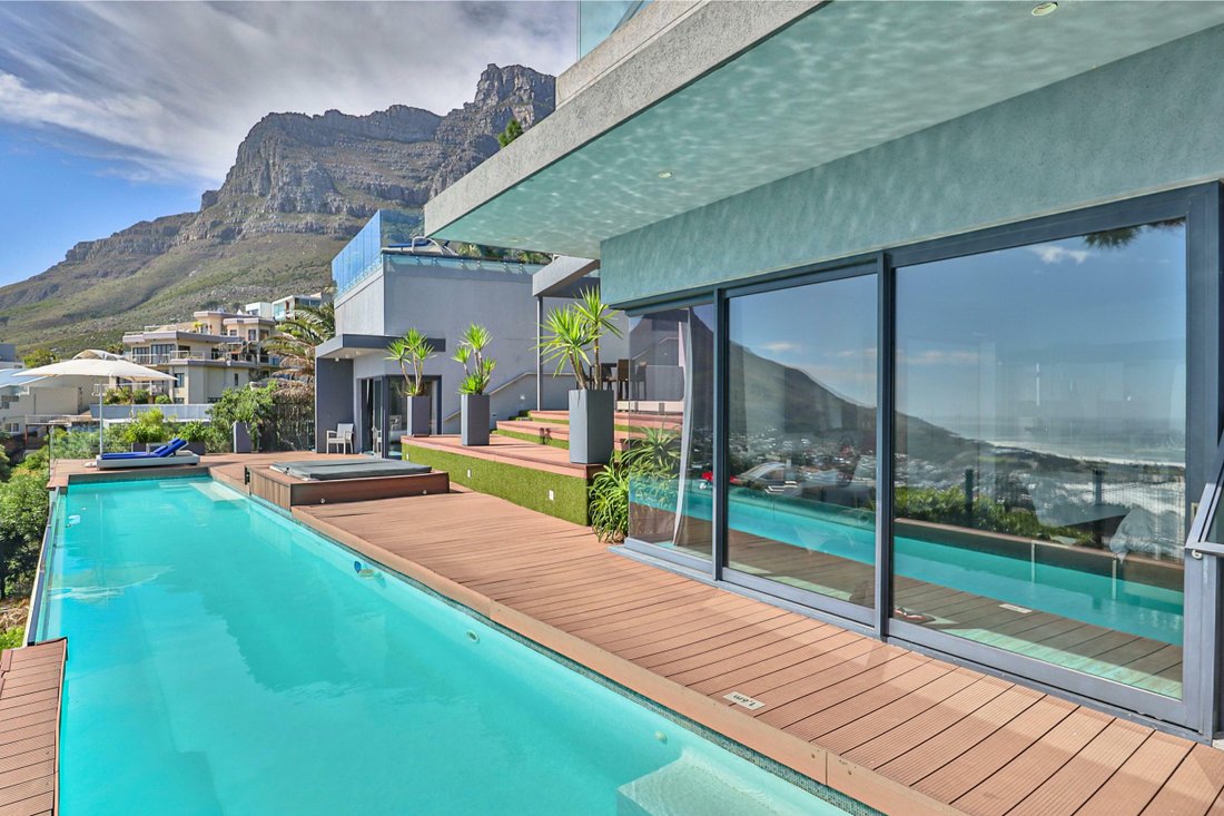 26 Theresa Avenue In Cape Town, Western Cape, South Africa For Sale