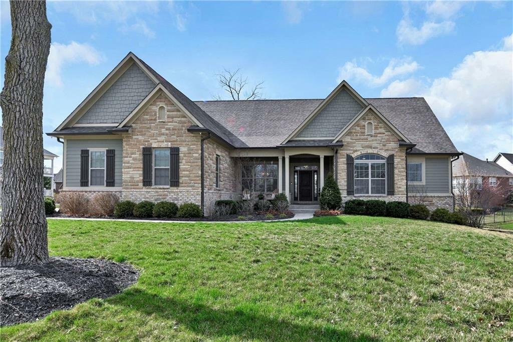 5 Bedrooms Single Family Detached In Westfield, Indiana, United States