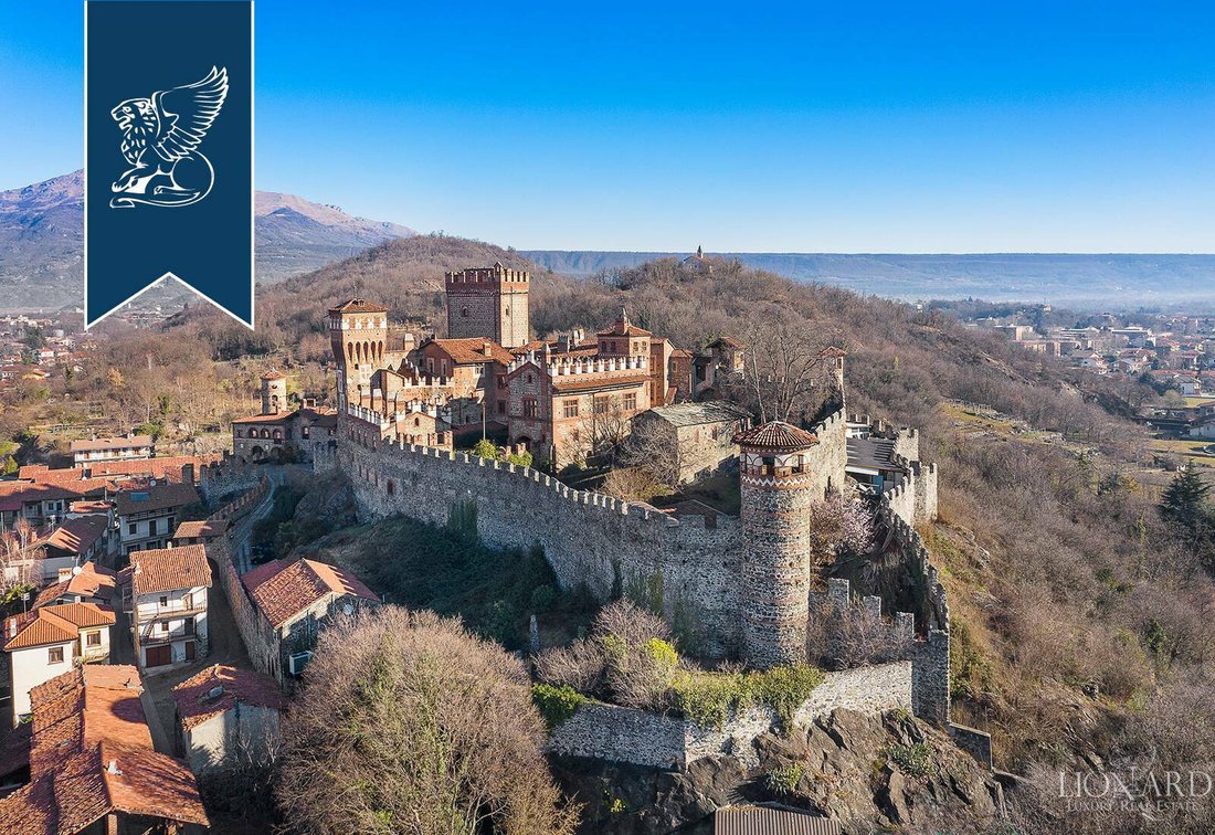 Villa in Pavone Canavese, Piedmont, Italy 1 - 11912353