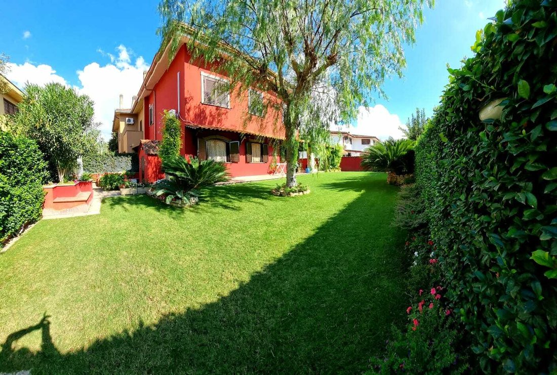 Rome, Elegant Villa For Sale In Lazio, Italy For Sale (11916130)