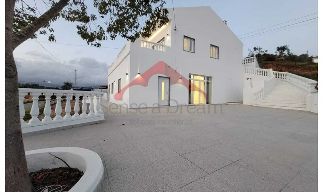 Detached House 3 Bedrooms +2 Sale Portimão In Portimão, Algarve