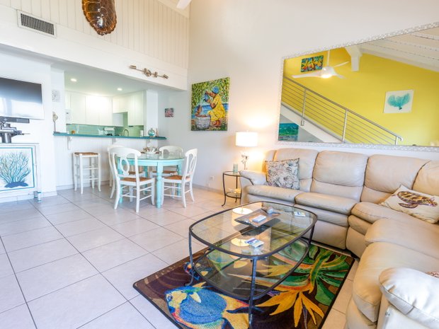 Condo in George Town, George Town, Cayman Islands 1
