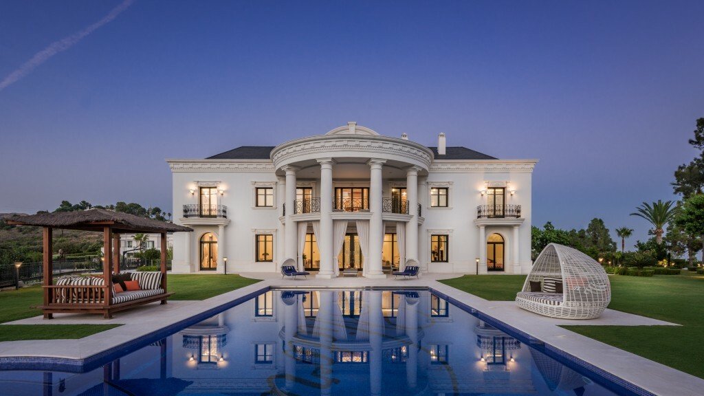 Villa in Elviria-Cabopino, Marbella, Spain 1 - 11921656