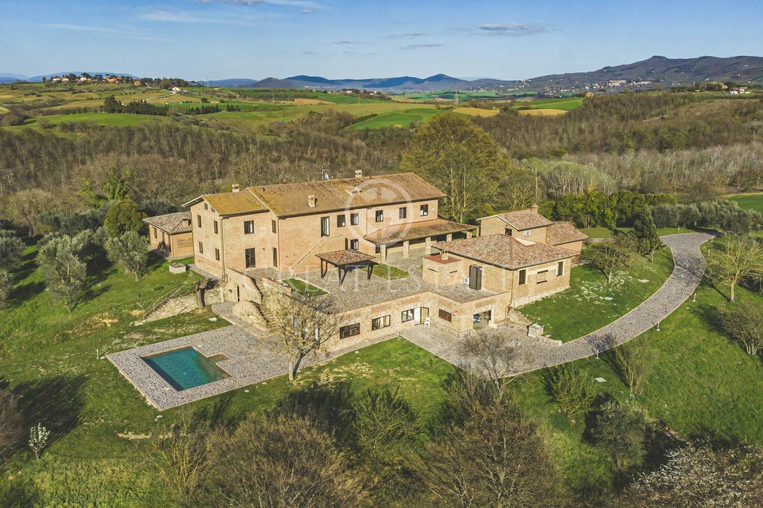 Estate in Castiglione del Lago, Umbria, Italy 3 - 11922330