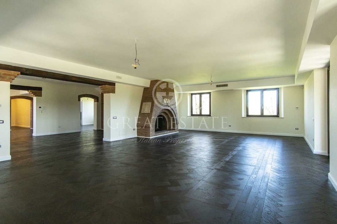 Estate in Castiglione del Lago, Umbria, Italy 2 - 11922330