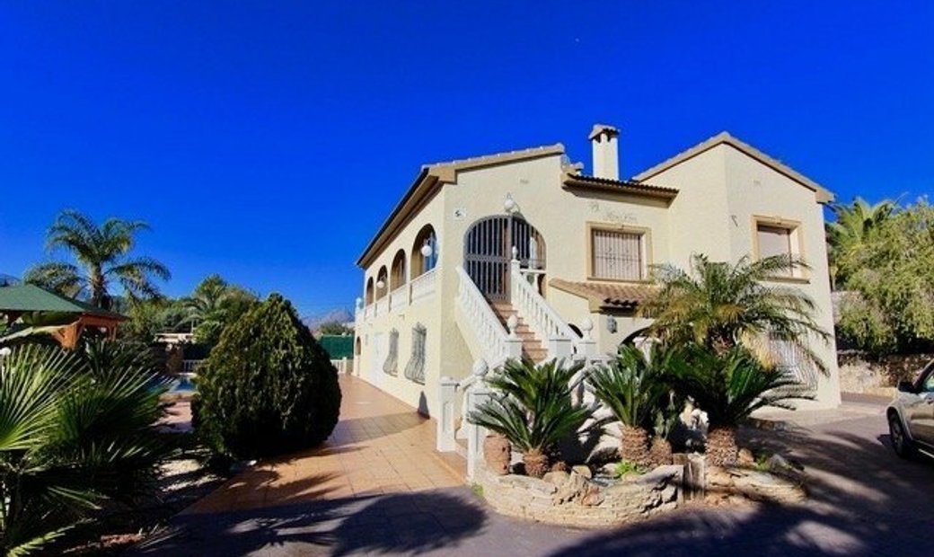 6 Bedroom Villa Jalon Valley In Jalón, Valencian Community, Spain For