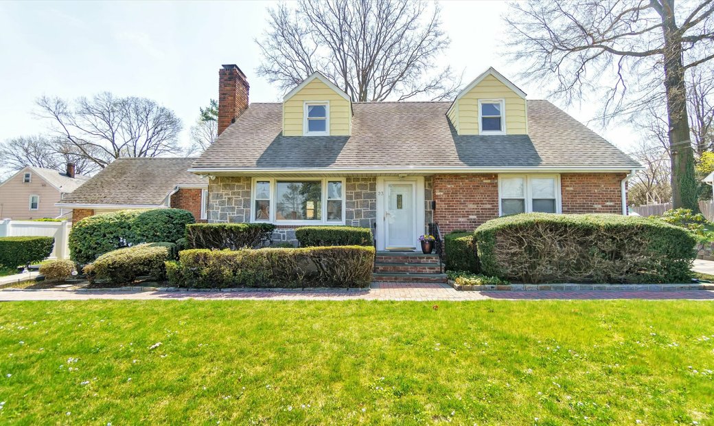 23 Central Avenue, Glen Cove, Ny, 11542 In Glen Cove, New York, United