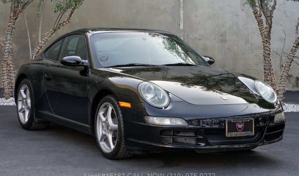 Porsche 911 Carrera (11930929)