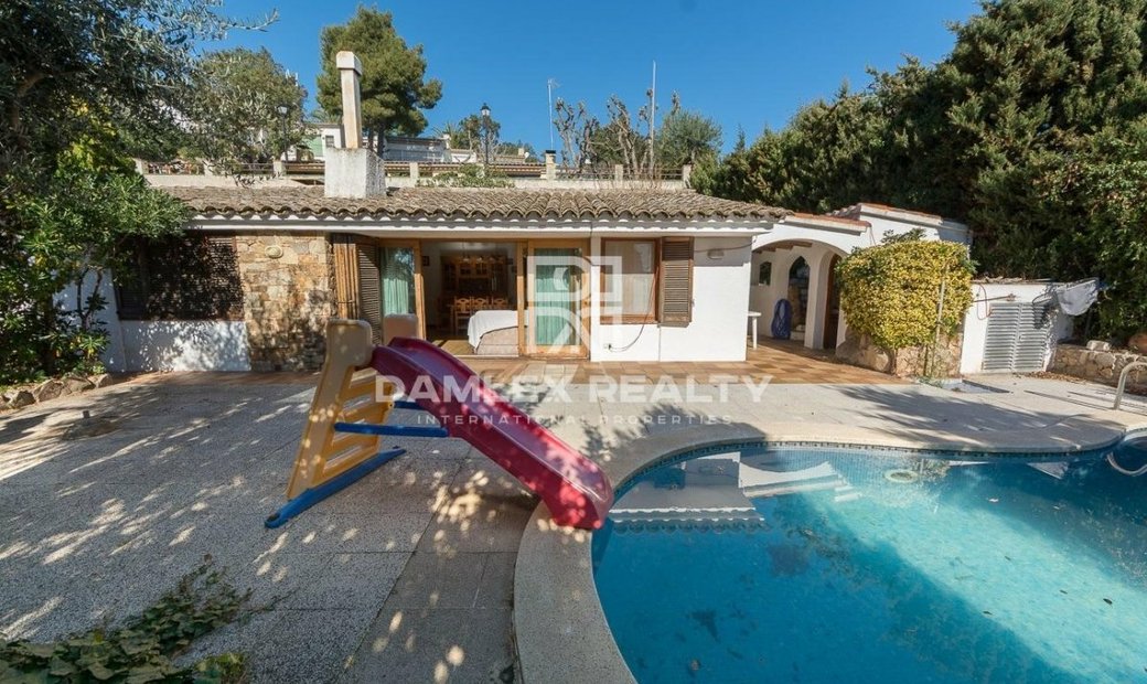 House In Santa Maria De Llorell With Private In Tossa De Mar, Catalonia