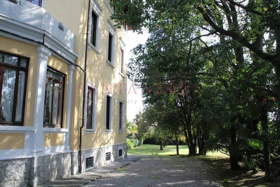 Stunning Villa In Lesa In Lesa, Piedmont, Italy For Sale (11934387)