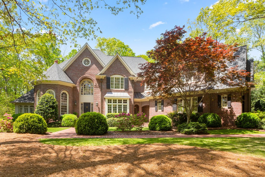 Hermosa Finca En Comunidad Cerrada De En Johns Creek, Estados