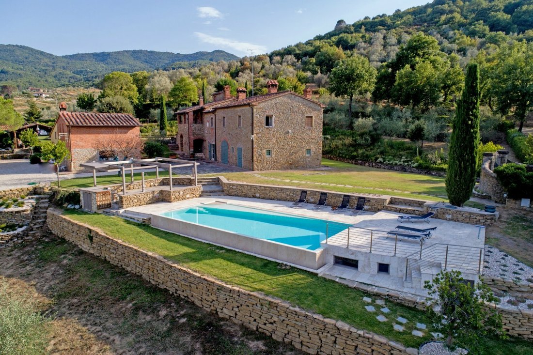 Luxury Villa For Sale Near The Center Of Arezzo In Arezzo, Tuscany