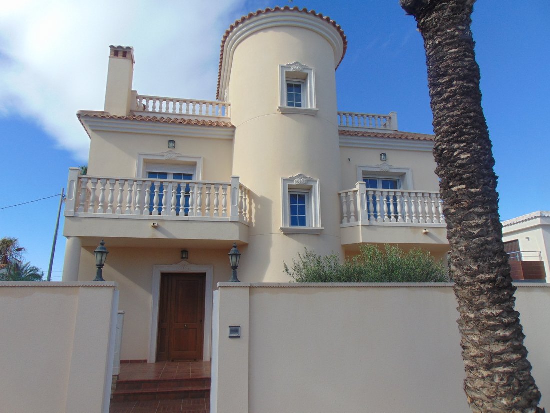 Villa in Cabo Roig, Orihuela, Valencian Community 1 - 11302618