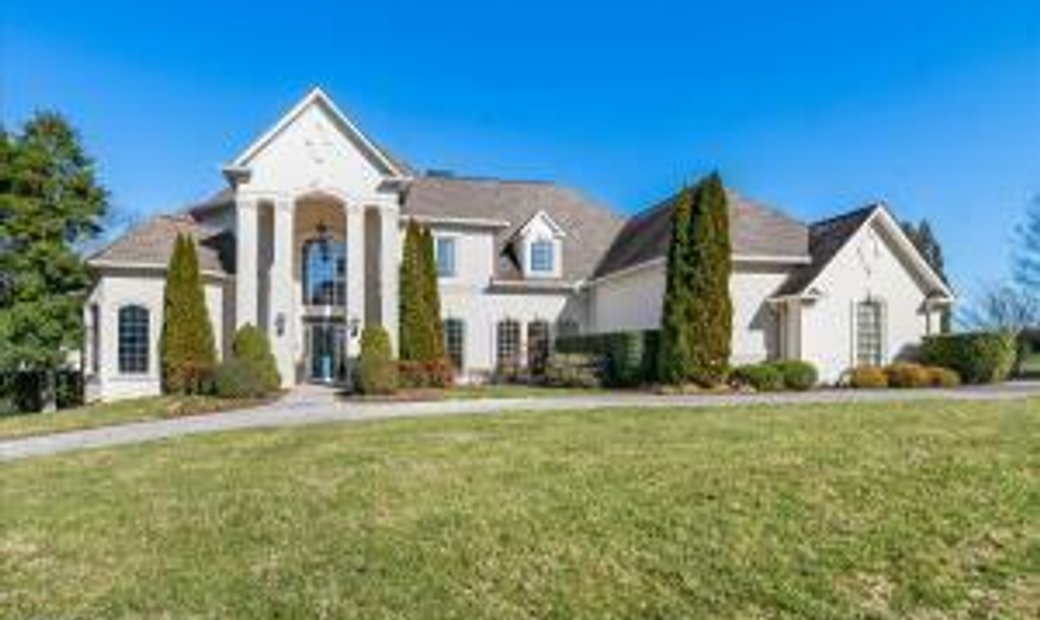 4 Bedrooms Single Family Detached In Knoxville, Tennessee, United