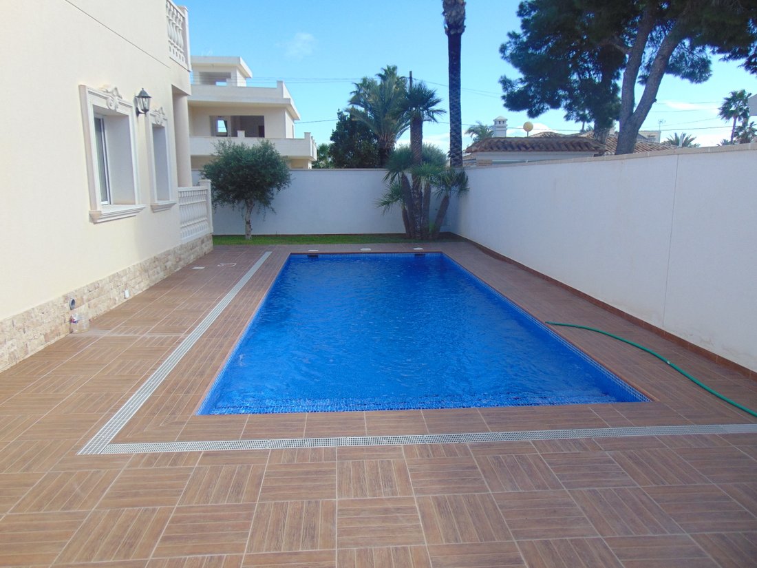 Villa in Cabo Roig, Orihuela, Valencian Community 2 - 11302618