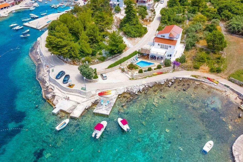 Villa in Gradski kotar Stari grad, Korcula, Dubrovnik-Neretva County 2 - 11950410