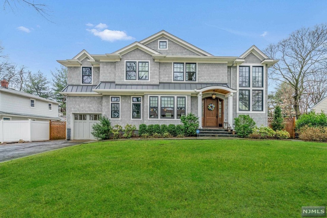 30 Ferndale Road In Paramus, New Jersey, United States For Sale (11894742)