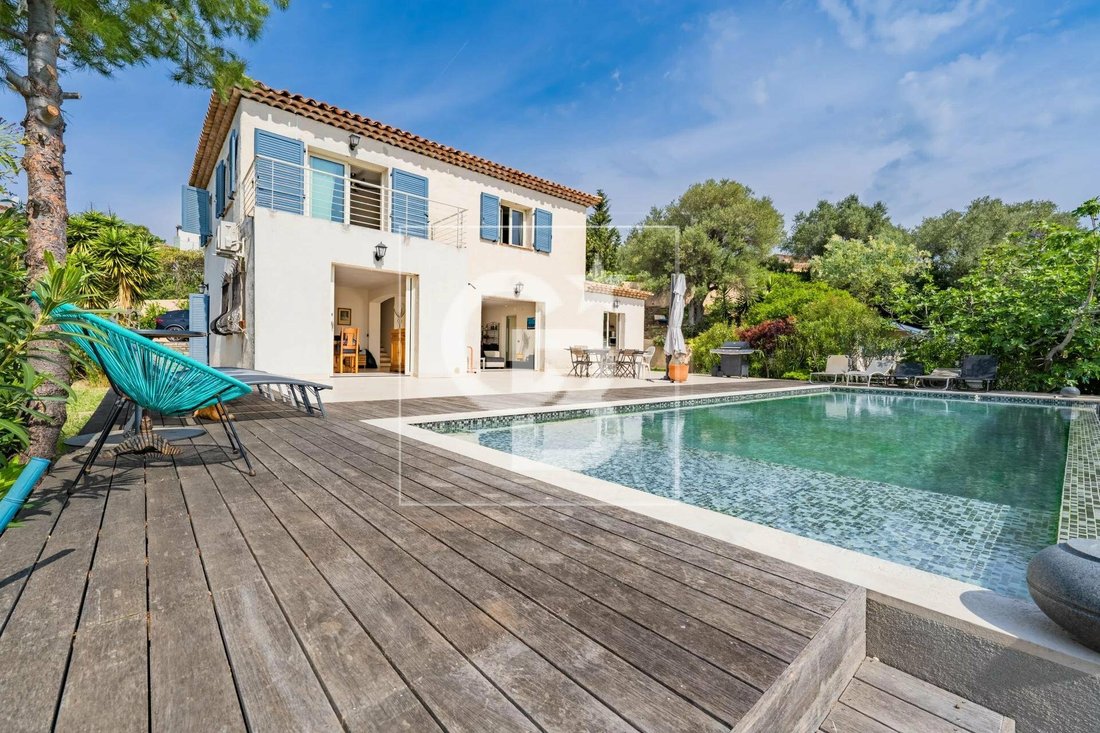 Villa in Antibes, Provence-Alpes-Côte d'Azur, France 1 - 11950311