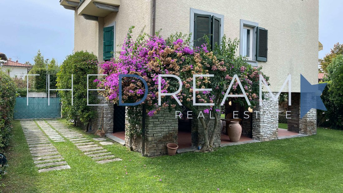 Villa in Center, Forte dei Marmi, Tuscany 2 - 11951994