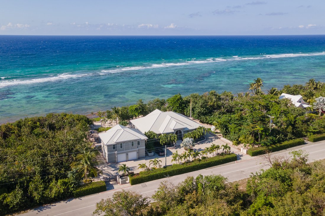 House in Old Man Bay, North Side, Cayman Islands 1 - 11951995