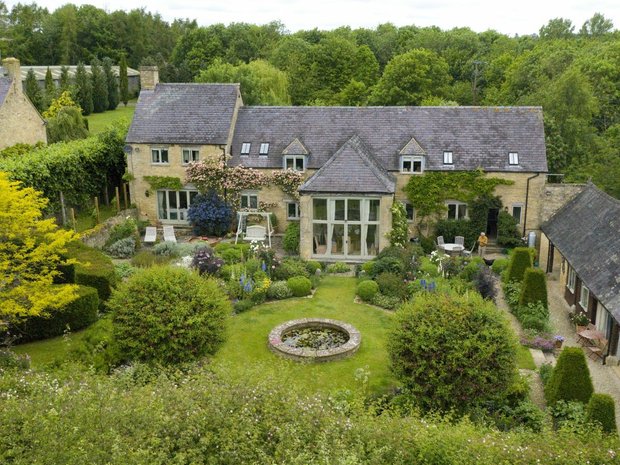 Luxury houses for sale in Chadlington, England, United Kingdom