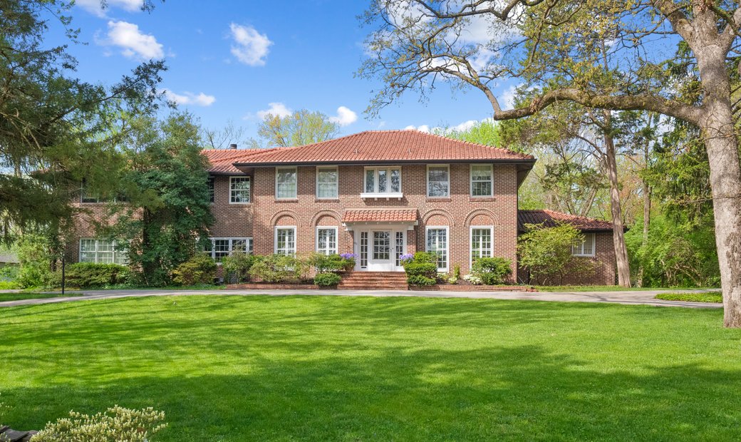 611 East Polo Drive, Clayton, Mo 63105 In Clayton, Missouri, United States For Sale (11954715)