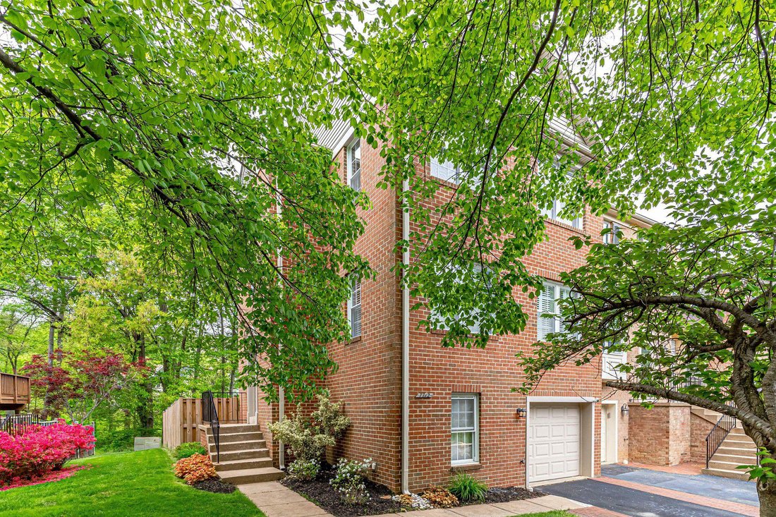 7712 Asterella Ct In West Springfield, Virginia, United States For Sale (11956971)