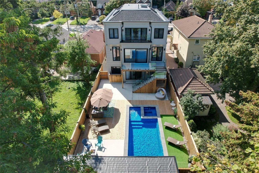 House in Toronto, Ontario, Canada 1 - 11956176