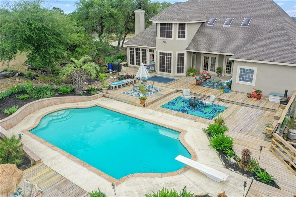 5 Bedrooms Single Family Detached In New Braunfels, Texas, United