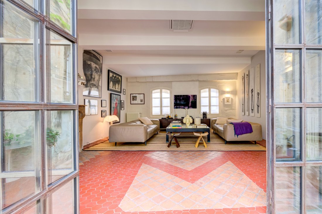 Triplex, Five Bedrooms, Terrace, In Arles, Provence Alpes Côte D'azur