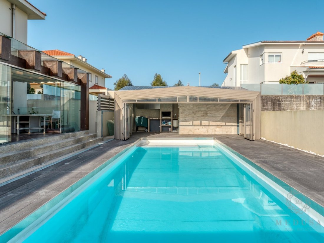 Villa in Gulpilhares e Valadares, Porto District, Portugal 2 - 11962179