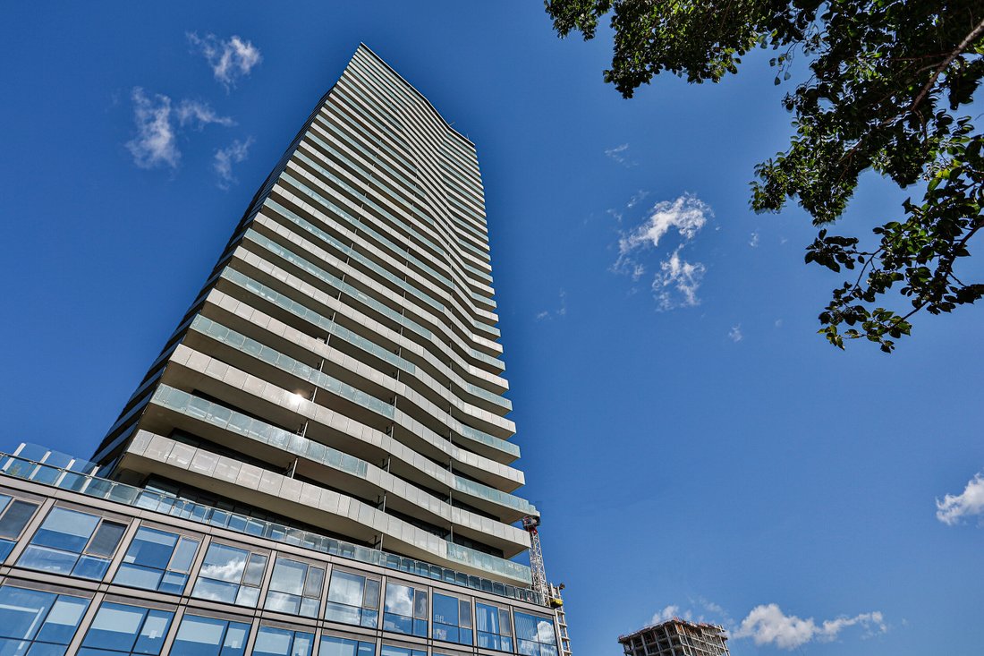 Condo in Toronto, Ontario, Canada 1 - 11963993