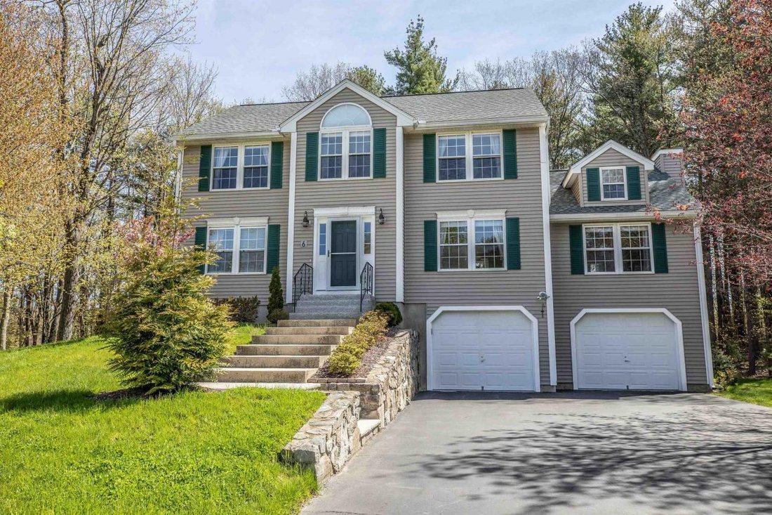 3 Bedrooms Single Family Detached In Merrimack, New Hampshire, United