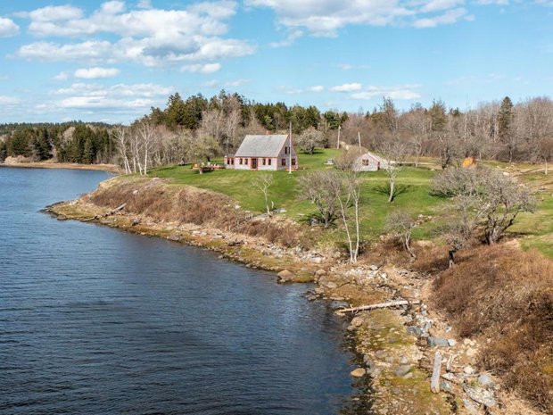 luxury-homes-with-terrace-for-sale-in-machiasport-maine-jamesedition