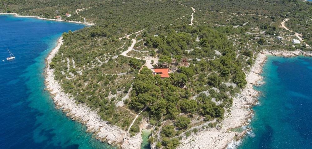 Villa in Zlarin, Sibenik-Knin County, Croatia 1 - 10618394