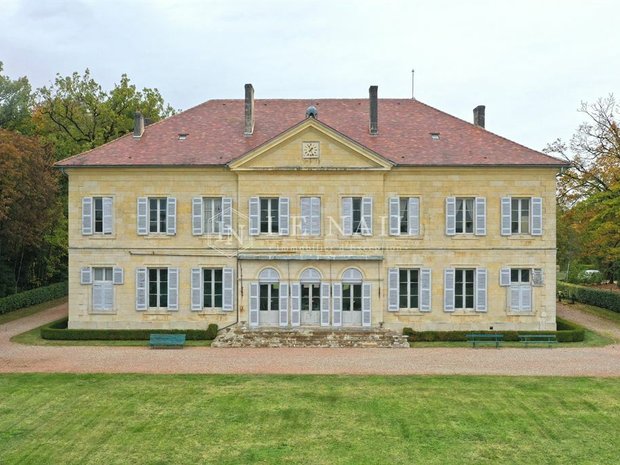 Schloss in Périgueux, Nouvelle-Aquitaine, Frankreich 1