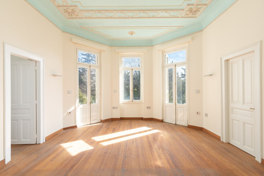 The 1915 Belgian Jewel of Kifisia: A Gilded Legacy Awaits