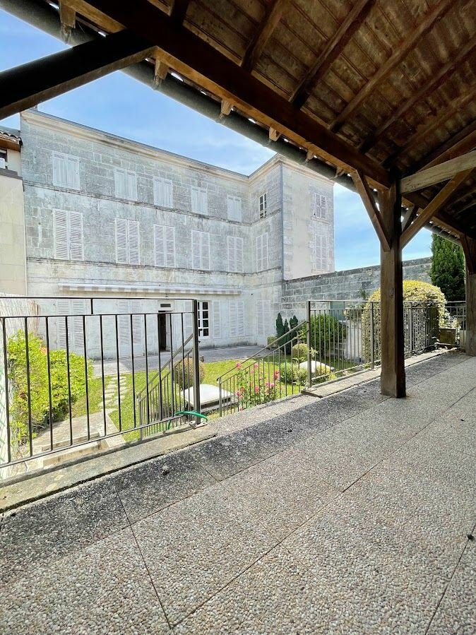 Estate in Cognac, Nouvelle-Aquitaine, France 3 - 11976168