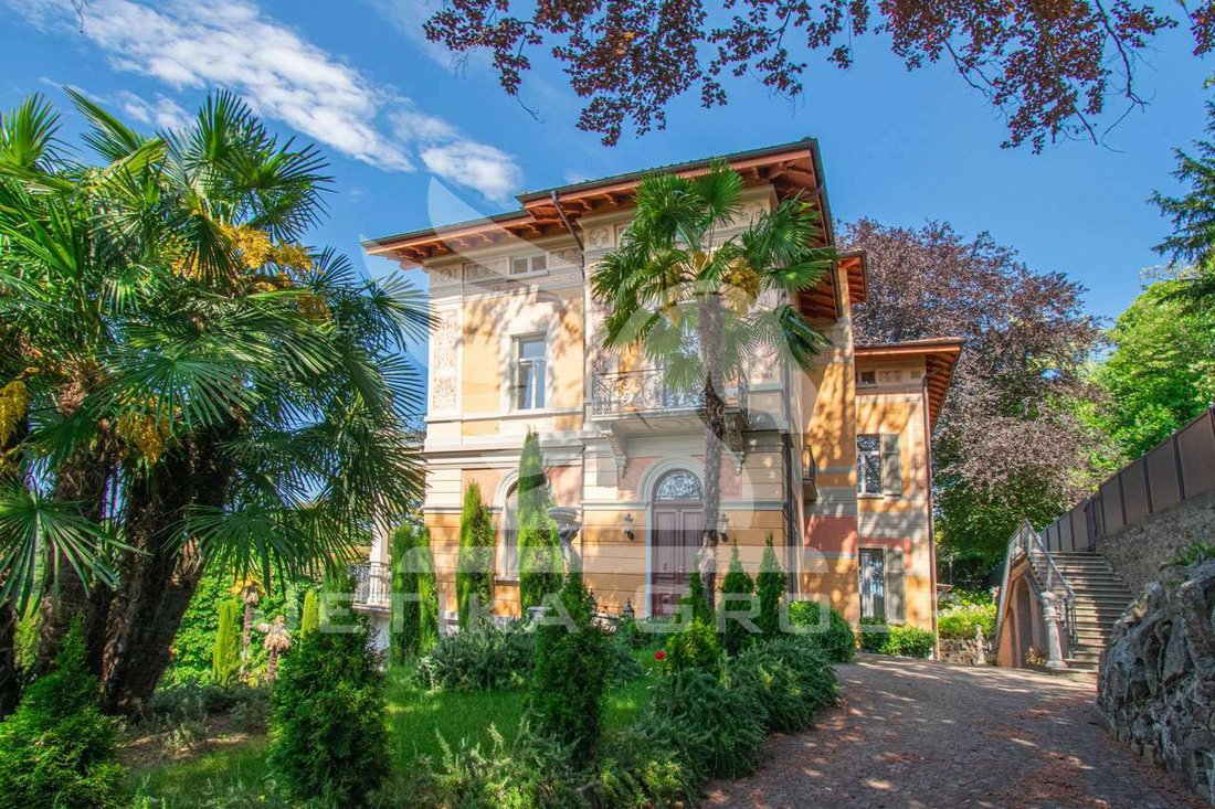Villa in Curio, Ticino, Switzerland 1 - 11980659