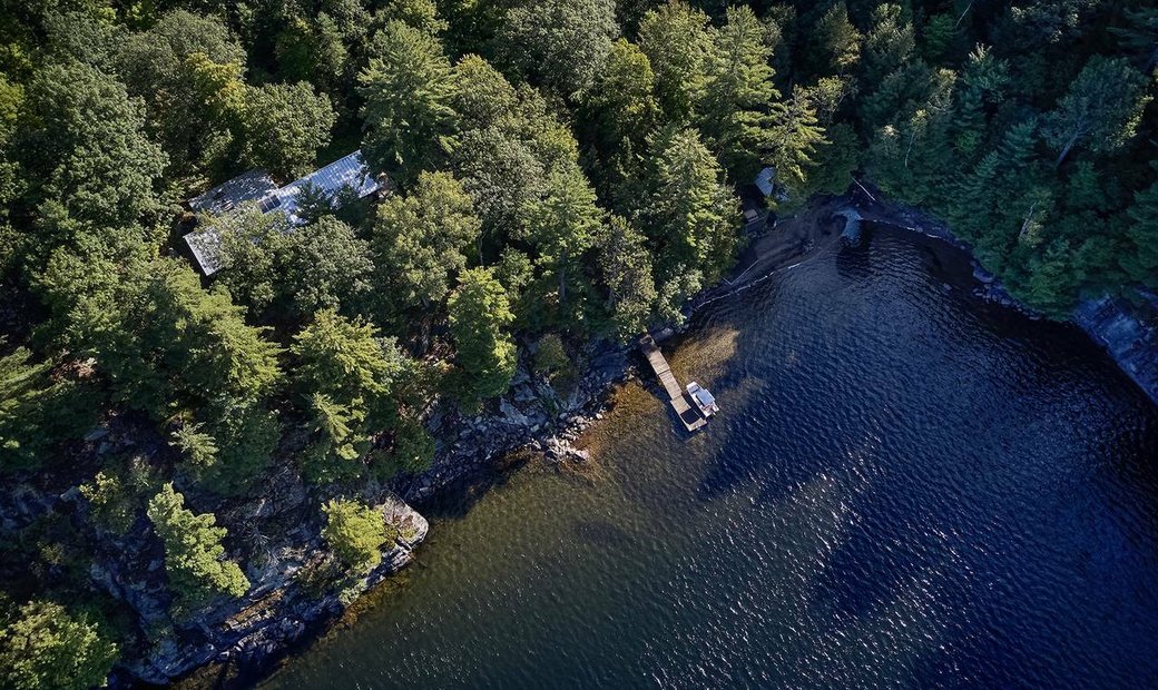 Drag Lake En Haliburton, Ontario, Canadá En Venta (11965763)