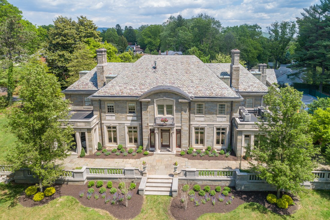 9 Bedrooms Single Family In West Wyomissing, Pennsylvania, United