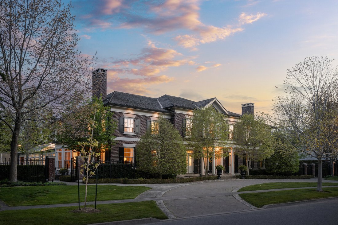 Timeless Elegant Estate In Niagara On The Lake, Ontario, Canada For