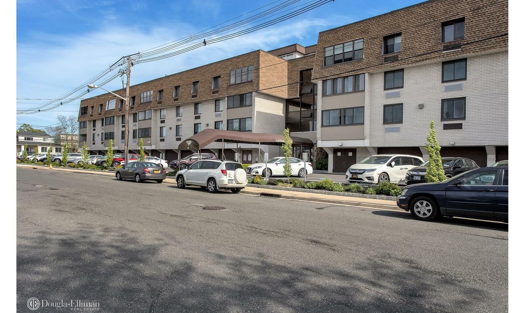 Condo Freeport In Freeport, New York, United States For Sale (11983692)
