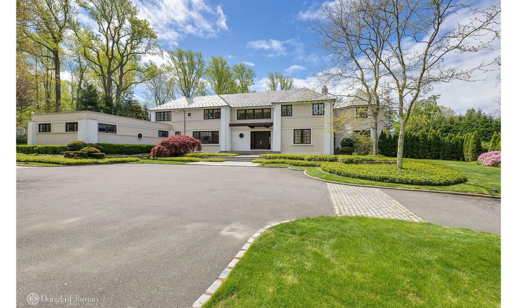 House Old Westbury In Old Westbury, New York, United States For Sale
