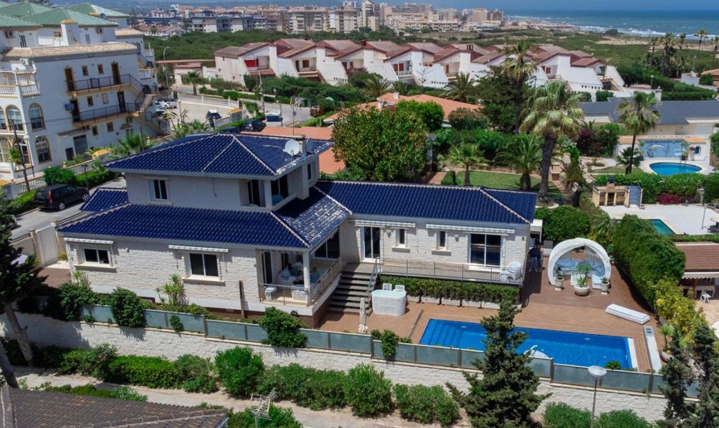 Villa Torrevieja Dans Torre La Mata, Valence, Espagne à Vendre (11987561)