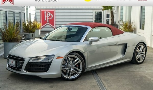 Audi R8 V10 Spyder (11848238)